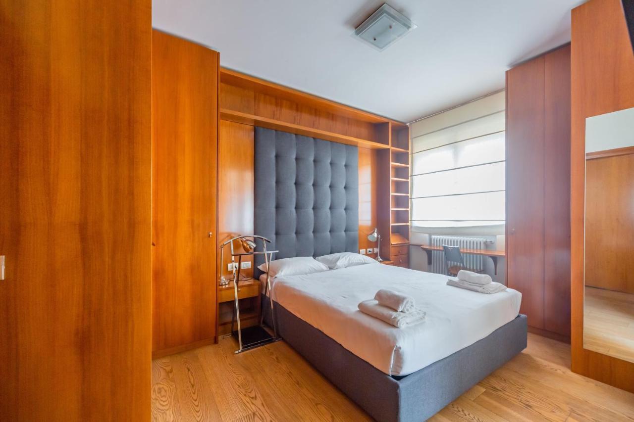 Cozy Apt - Corso Vercelli & Conciliazione M1 Milano Esterno foto