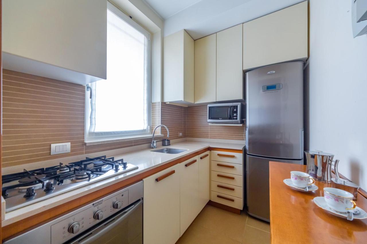 Cozy Apt - Corso Vercelli & Conciliazione M1 Milano Esterno foto