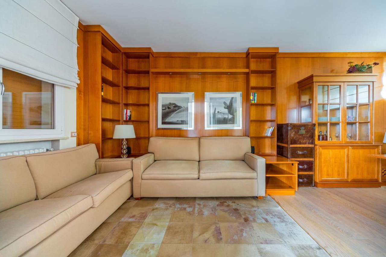 Cozy Apt - Corso Vercelli & Conciliazione M1 Milano Esterno foto
